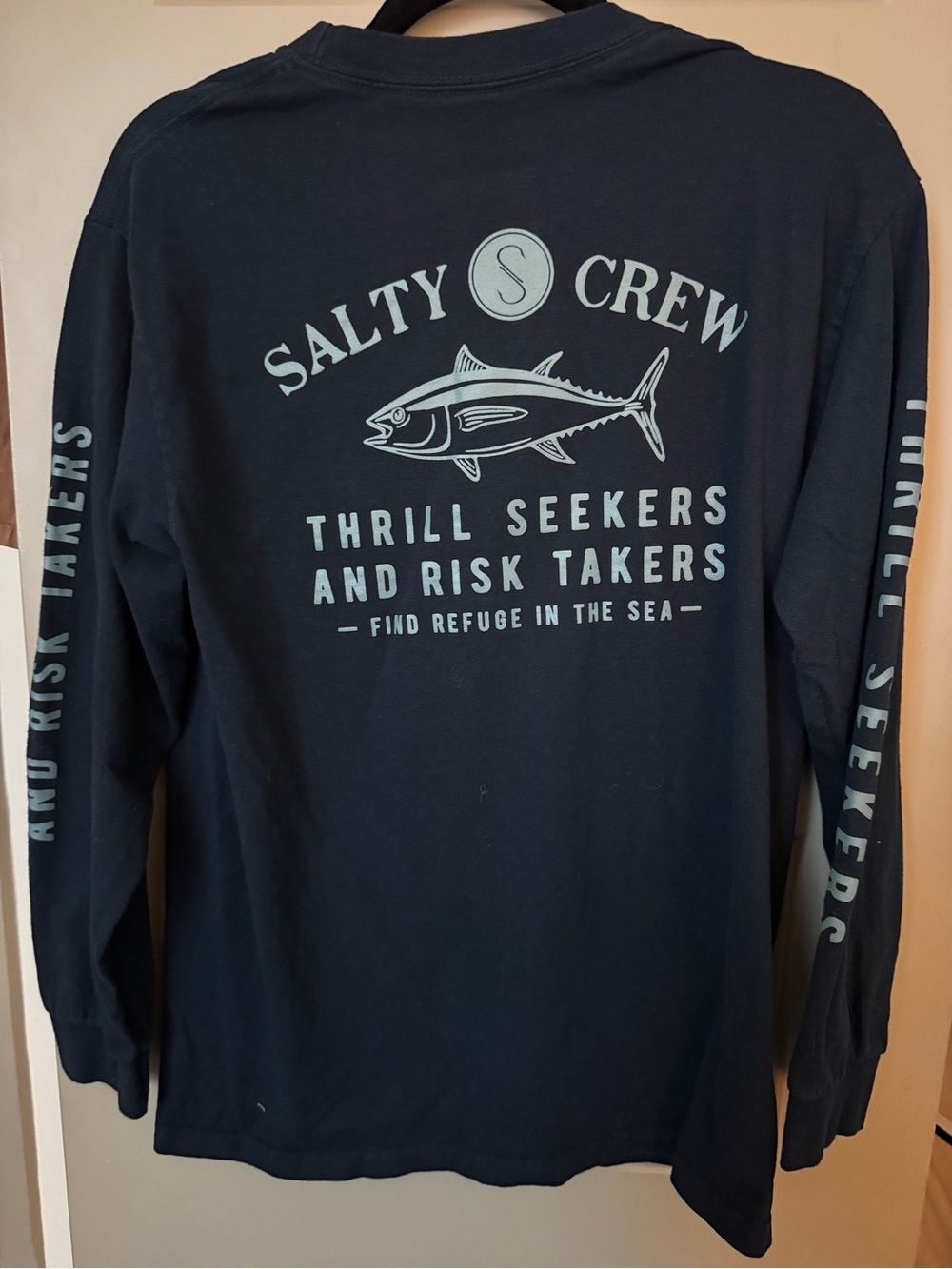 Salty Crew Men’s Long-Sleeve Rash Guard — Navy with Light Blue Graphic